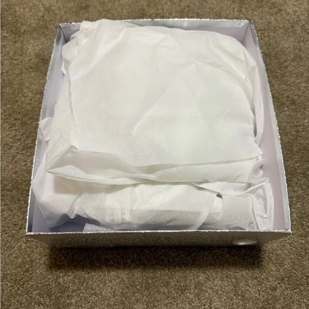 White Embroidered Cowboy / Cowgirl Boots - Picture 5 of 7